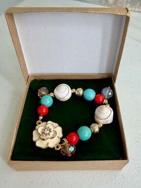 Enamel Flower & Spiral Seashell Beaded Bracelet with Turquoise & Red Accents